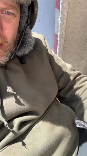 11 reactions | #coldweather #rig #dumptruck in the winter are worse then a fingernail splinter! | Larry Dean Caldwell | Facebook