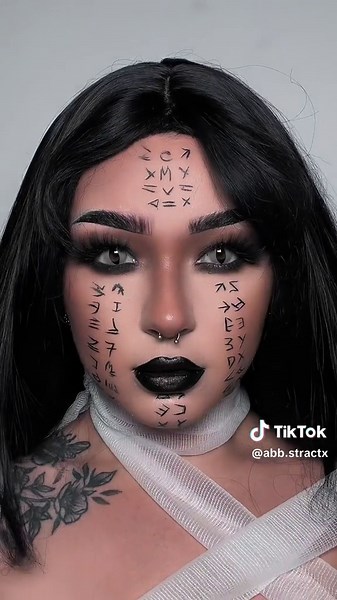 Halloween Makeup Tutorial: The Mummy Transformation