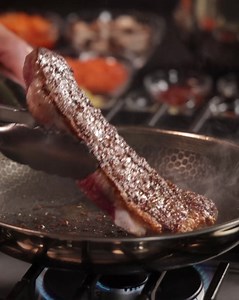 18 reactions | HexClad is the #1 cookware choice of top chefs around the world, including Dafne Mejia from Season 21 of Hell's Kitchen!  When it it comes to cookware, there is no competition when it comes to the quality, durability and versatility: ✔️ Lifetime Warranty ✔️ Non-Toxic ✔️ Non-Stick ✔️ Metal Utensil Safe ✔️ Dishwasher Safe | HexClad | Facebook