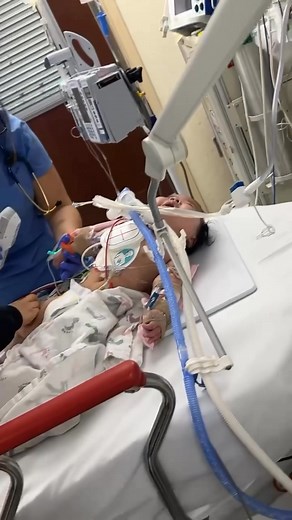 72K views · 529 reactions | My poor baby, have to be admitted to the hospital again. Her 2nd time being rushed to the ER and doing CPR on her. #admittedtohospital #CPR #PICU #trachbaby #heartbreaking #Shocking #diva | Say Eh Christ | Facebook