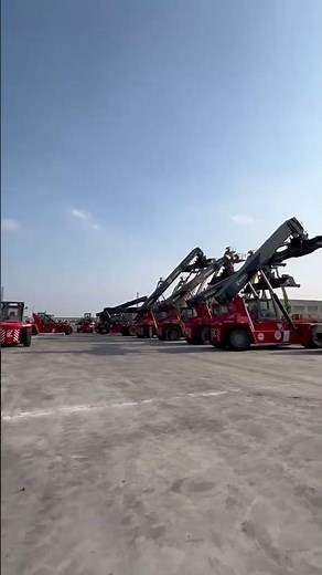 Power and Precision: The Kalmar Reachstacker in Action