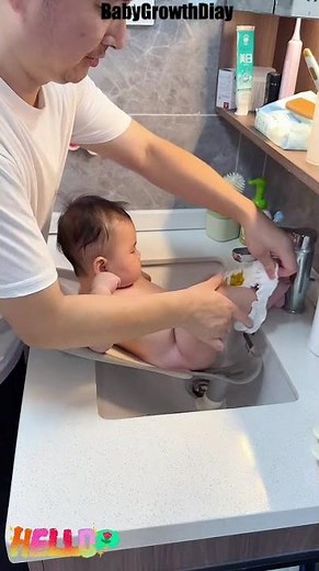 How Do I Clean My Baby’s Bottom Easily? Try the Baby Butt Washing Stand!#Shorts