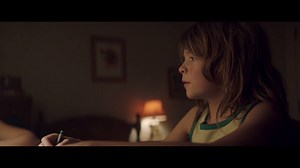 ディズニー作品を彩る子役たち✨ 『ピートと秘密の友達』でピートを演じたオークス・フェグリーと、ピートと一緒にエリオットを守ろうとする少女ナタリーを演じたウーナ・ローレンス。 名優たちと肩を並べるほどの演技力に注目！ シネマカフェ→http://bit.ly/2ixruim | ディズニー・スタジオ