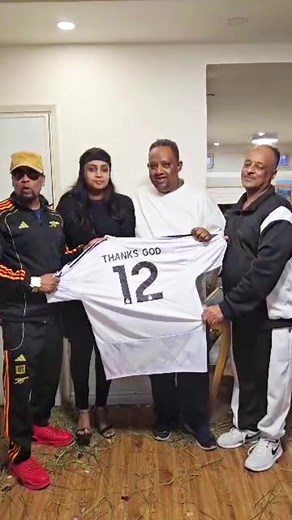 የምንወድህ ወንድማችን ዘላለም ኩራባቸው እንኳን