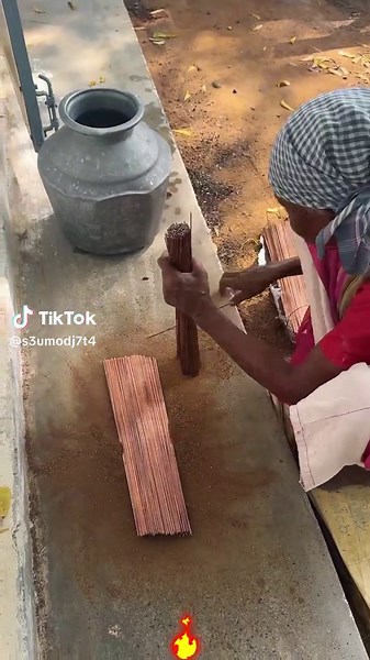 Part1 At Christmas Dinner, My Sister Was Given A Dream Lake House Worth $350,000. Then, They Handed Me A Letter, I Read It Aloud, And Her Smile Vanished. #ask #askreddit #LearnOnTikTok #reddit #story