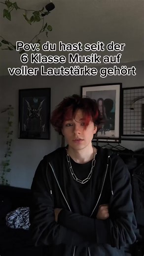 I mean gute Musik muss man auch Laut hören oder nicht ?😂💀 bis heute wird es Jedenfalls nicht geschont 🥲🥲 #coldmirror #alternative #fürdich #fypppppppppppppp #japanoschlapen
