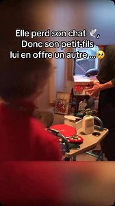 Elle perd son chat 🐈‍⬛ son petit fils lui en adopte un! Evidement, on ne le dira jamais assez... on n’offre pas un animal. Dans ce cas, la dame à l’air d’avoir eu plusieurs animaux dans sa vie et d’en prendre soin. Je vous partage la réflexion de mon amie @katiarenard : Pourquoi les personnes âgées ont-elles des chiots de race ? Un constat affligeant : ces dernières semaines, j’ai croisé, en promenant mon chien, plusieurs personnes âgées accompagnées d’un jeune chiot de race (cavalier king Char