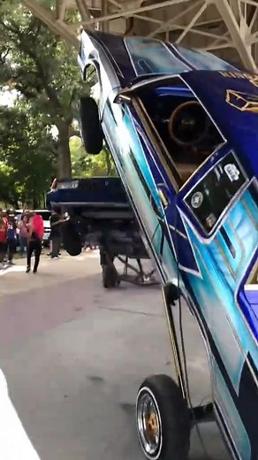 #lowridersupershow #lowriderlifestyle #lowriderscene #lowriderarte #lowridercars #lowridergirl | LowRider Truck | Facebook