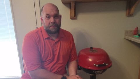 Electric BBQ Grill Techwood 15-Serving Outdoor Electric Grill for Party, Patio & Backyard, Double Layer Design, Portable Removable Stand Grill, 1600W (Countertop Black BBQ Grill)