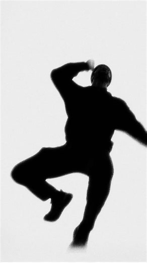 Damian Lillard on Instagram: "👀 The first visual for my Y.A.G.I. mixtape just dropped! Hit my YouTube to watch the Riq Havoc video now. 🎥 Directed and shot by @rileybrownpdx and @brookfieldduece. Co-starring @tariqikharo @houstonlillard @doedoefarms1 and @lowkeygolfbrand Track produced by @ayotheproducer Tap in!!!!"