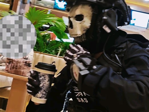 【Ghost cos】Y/N：中尉你是怎么喝奶茶的？