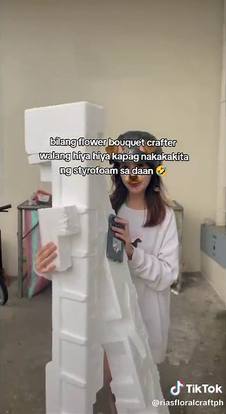 only crafters can relate this 😆❤️ styro serye!!! #crafters #craftersoftiktok #styrofoam #riasfloralcraft #smallbusiness #handmadebouquet