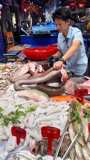 Giant Swamp Eel Cutting | Big Fresh Eel Fish Market 😱 #SwampEel #EelFish #SeafoodMarket