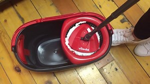 NO MORE SPILLS! Did you know that our EasyWring & Clean Turbo mop bucket has a grip-hole and integrated 'big mouth' perfect for easy pouring. Now £10 off for a limited time only! http://bit.ly/2eBsy37 | Vileda UK