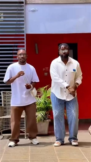 445K views · 16K reactions | C’est montsee ma star @locko est déjà dans la vibe . Soyez honnêtes  Donnez-lui sa note en commentaire ! Au fait, qui n’a pas encore maîtrisé la chorégraphie ?  #chocolat2djadja | Rayon-x le phénomène | Facebook