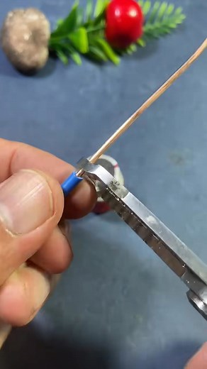 2.2K views · 13 shares | Tips for connecting wires to screws #WiringTips #WiringMethods | Electric Tools Tips | Facebook