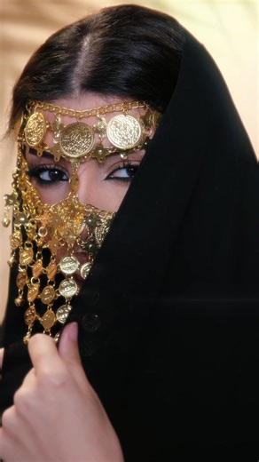 Trendy Makeup Transitions for Beauty Enthusiasts