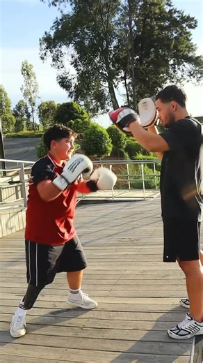 Do Better on Instagram: "Pt 2 of Nicky’s boxing session Every week nicky gives 110%, with no excuses. He occasionally drops a Business idea while pushing his limits or tells me what he had for lunch 😆😆 #Fetacheesesandwich #pressurewashing #health #fitness #boxing #dobetter #fypage"