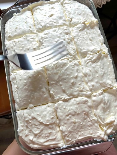 43K views · 38 reactions | "I swear this cake was at every single party I went to as a child (I grew up in Georgia!), but I don't see it much now that I live in Pennsylvania. I'm going to bring this southern treat to my northerner friends because I know they'll go crazy for it!!!" Full recipe  | Drama Queen | Facebook