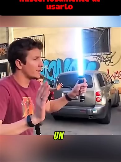 Sable láser misterioso que crece al usarlo