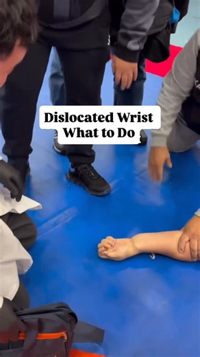 PhysioPro on Instagram: "Dislocated Wrist What To Do A wrist dislocation happens when the wrist bones are forced out of their normal alignment — usually after a fall or strong impact. It’s a medical emergency. ⚠️ Why it’s serious: Wrist dislocations can damage ligaments, nerves, and blood vessels. Delayed or improper handling can lead to chronic pain, stiffness, or loss of function. 🩺 After reduction: • Immobilization (splint/cast) • Gradual physiotherapy to restore mobility, strength, and cont
