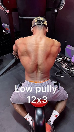 The full Back training routine 🔥🔥🔥 Execution:- always start with 20reps max weight in between the sets keep a rest for 15 sec and in between the exercises keep a rest for 2 minutes👍🏾 . . . . . . . . . . . . . . #samtrainer #personaltrainer #bodybuingcoach #bodybuilder #shredding #muscle #gymlife #bestbeast #gymtrainer #competition #gymlifestyle #gymaddict #veins #veinspoppin #reeltoreel #reelkarofeelkaro #reelit #reelsviral #reelsviralvideo #reelsinstagram #reelindiaoffical #reeindia #reelw