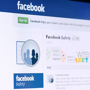 1.7M views · 6.4K reactions | Apps you don’t use anymore are still accessing your Facebook data — here’s how to fix it. | Insider Tech | Facebook