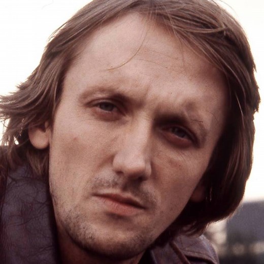 Eine Hupe als Lebensretter: Die #MusikzumWochenende aus THEO GEGEN DEN REST DER WELT. Jetzt digital remastered: amzn.to/2ptfuOl | ARTHAUS