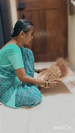 seperating husk from groundnut#winnowing method# ಮರದಿಂದ ಕೇರುವ ಪದ್ಧತಿ#old traditional method