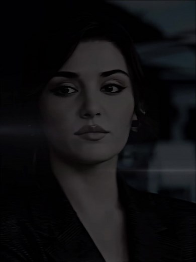 Attitude Queen Looks Inspired by Hande Erçel
