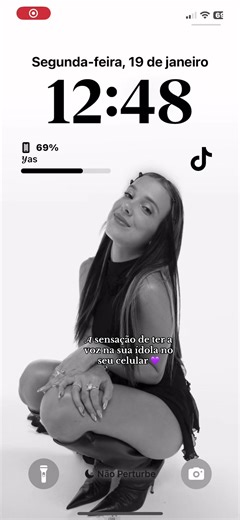 Colocando a voz da sua ídola Millie Bobby Brown no celular