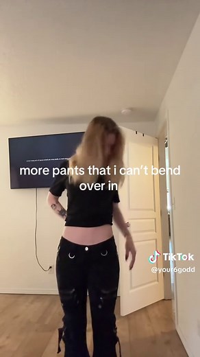 Buttcrack Reveal: New Pants Challenge