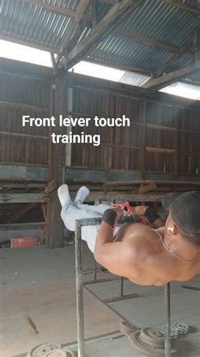 Front lever touch training 🥵 #calisthenics #frontlever #workout #training #strength #shorts