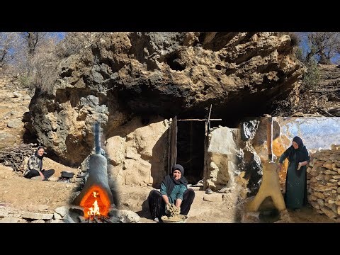 Building a clay stove in a cave | Nomadic women's battle to survive in the cold mountains🔥😱