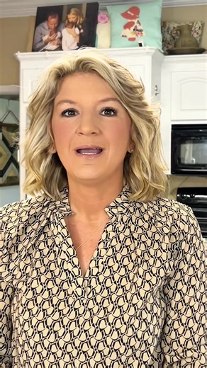 Scarecrow costume step by step sewing tutorial for beginners Templates available at www.hometownquiltcompany.com #sewing #tamijones #beginnersewing #diy #crafty https://hometownquiltcompany.com/my-favorite-things WalMart https://walmrt.us/3A8Dkca Amazon https://urlgeni.us/amazon/V2FXZj | Tami Jones • Hometown Quilt Company, LLC