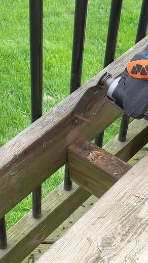 #strippedscrew us a #metalblade and a #multitool to #remove #makitatools #tooltips #revivedecks #homerepairtips | Revive Home Tips