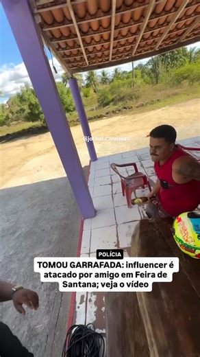 Jornal Candeias - O Maior Jornal da RMS on Instagram: "O influenciador digital Bolete, conhecido em Feira de Santana por seus vídeos bem-humorados e com mais de 250 mil seguidores nas redes sociais, se manifestou nesta sexta-feira (9) após ser agredido com uma garrafada durante discussão com um amigo. O momento foi filmado e viralizou, acompanhado da acusação de que ele teria “desfeito” de um homem por questões financeiras. No vídeo, o agressor afirma que Bolete o estava humilhando. A situação g