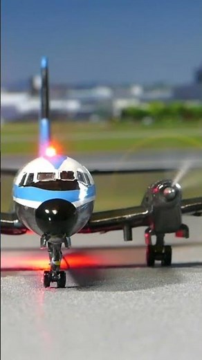 旅客機プラモ、ANA 全日空 YS-11。本編も公開中。