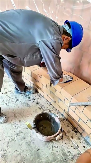 The process of building refractory bricks #brick #furnace #construction #material #shorts