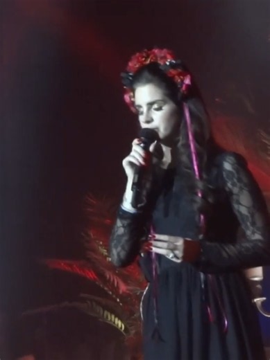 Lana Del Rey Million Dollar Man live Paradise Tour 2013