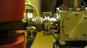 clip-1014573911-mechanical-pressure-controller-automated-device-production