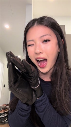 been searching for the perfect pair of leather gloves for my small hands and I think I’ve finally found them @Aritzia #leathergloves #gloves