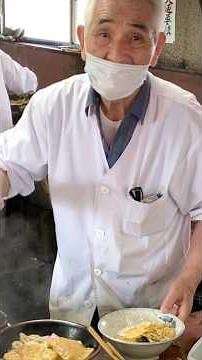 Demonstration of handmade Sanuki udon noodles