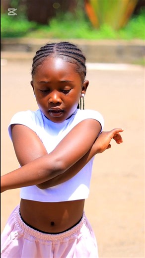 Best TikTok Dance Trends with Dahlia