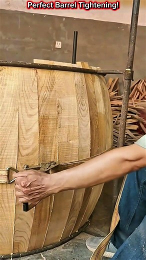 The Clever Strap Tightening Technique Before Steel Hoops.