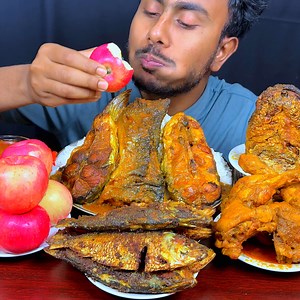 429K views · 8K reactions | Eating Spicy Fish Curry,Hilsha Fish Fry,Chicken Leg,Fish Head,Apple With Rice || Asmr Mukbong Show | EatsZone | Facebook