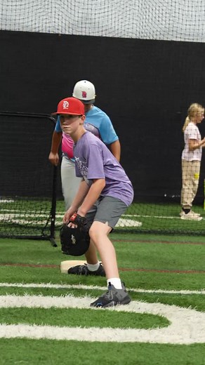 Working with the kids on how to set up on the base and get their eyes behind the catch. If you’re interested in getting access to my First Base Course, send me a DM or an email: MoyStyle33@gmail.com 🎥 Video Credit: @jayvisuals.1 #MoyStyleBaseball #InfieldWork #FirstBaseTraining #fblifestyle | MoyStyle Baseball