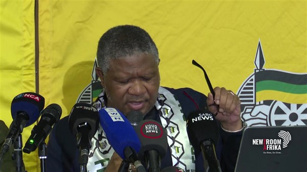 [ON AIR] Good morning #405Nation, welcome to the Tuesday edition of the #AMReport405 with Michelle Craig, Ayanda Nyathi, Tumisang Ndlovu and Hugo Ribatika. These are your leading stories at this hour. Tune into #Newzroom405 as they bring you all the latest news. | Newzroom Afrika