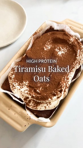 This recipe couldn't be simpler to make, all you need to do is blend, bake, eat! My tiramisu baked oats are high in protein fibre, paired perfectly with probiotic-rich Greek yoghurt for a satisfying breakfast or snack. This recipe is not too sweet and great to meal prep for a busy week ahead. See the full recipe below. Using Healthy Chef Pure Native WPI, this blend features 25g protein per serving and is quickly absorbed by the body, making it the ideal choice for weight management, muscle recov