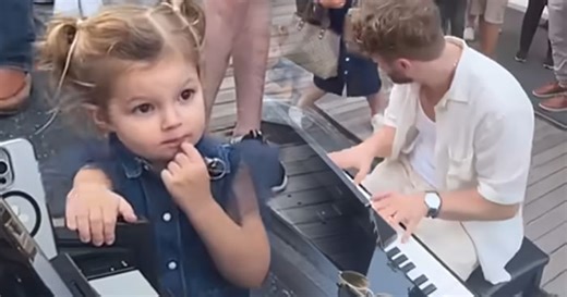 Heartwarming Moment: 3-Year-Old Girl Sings "Titanic" Song with Street Pianist